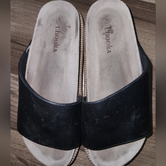 CHOOKA Black Leather Slides size 9 Cool Comfortable - Picture 4 of 5